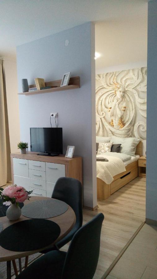 Loli Apartman Miskolc Esterno foto