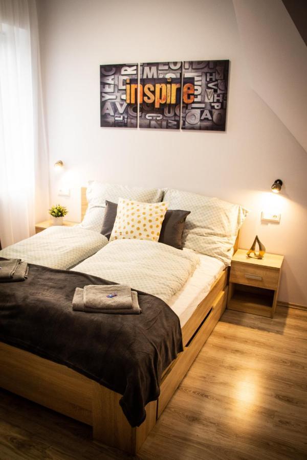 Loli Apartman Miskolc Esterno foto