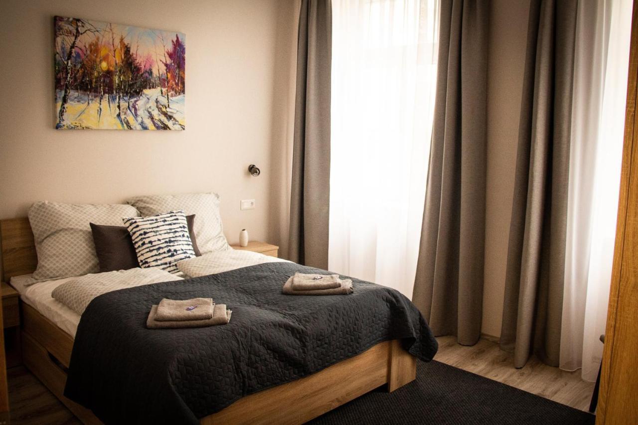 Loli Apartman Miskolc Esterno foto