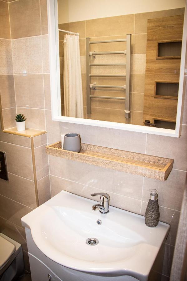 Loli Apartman Miskolc Esterno foto