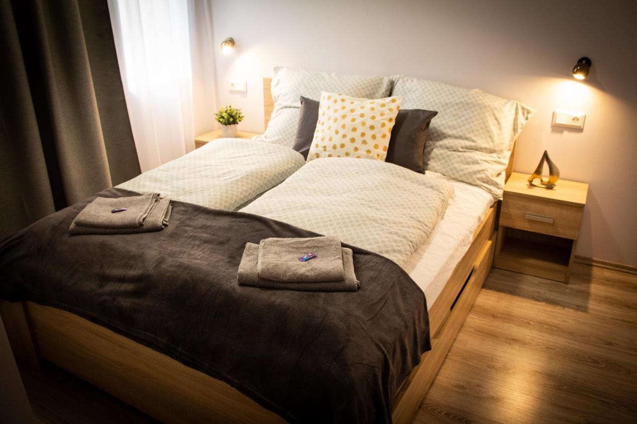 Loli Apartman Miskolc Esterno foto