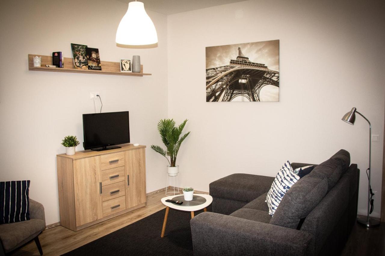 Loli Apartman Miskolc Esterno foto
